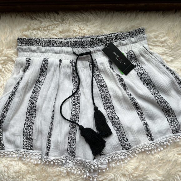 NWT Romeo & Juliet  gauze shorts sz s - Picture 1 of 6